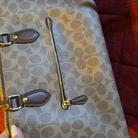 Purse - Picture 2 of 5